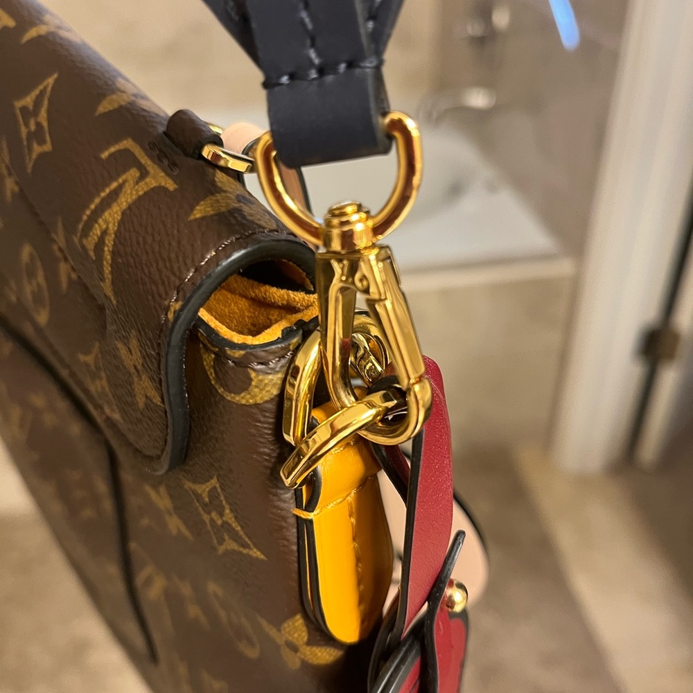 Louis Vuitton Brown Monogram Crossbody Bag - Picture 13 of 14